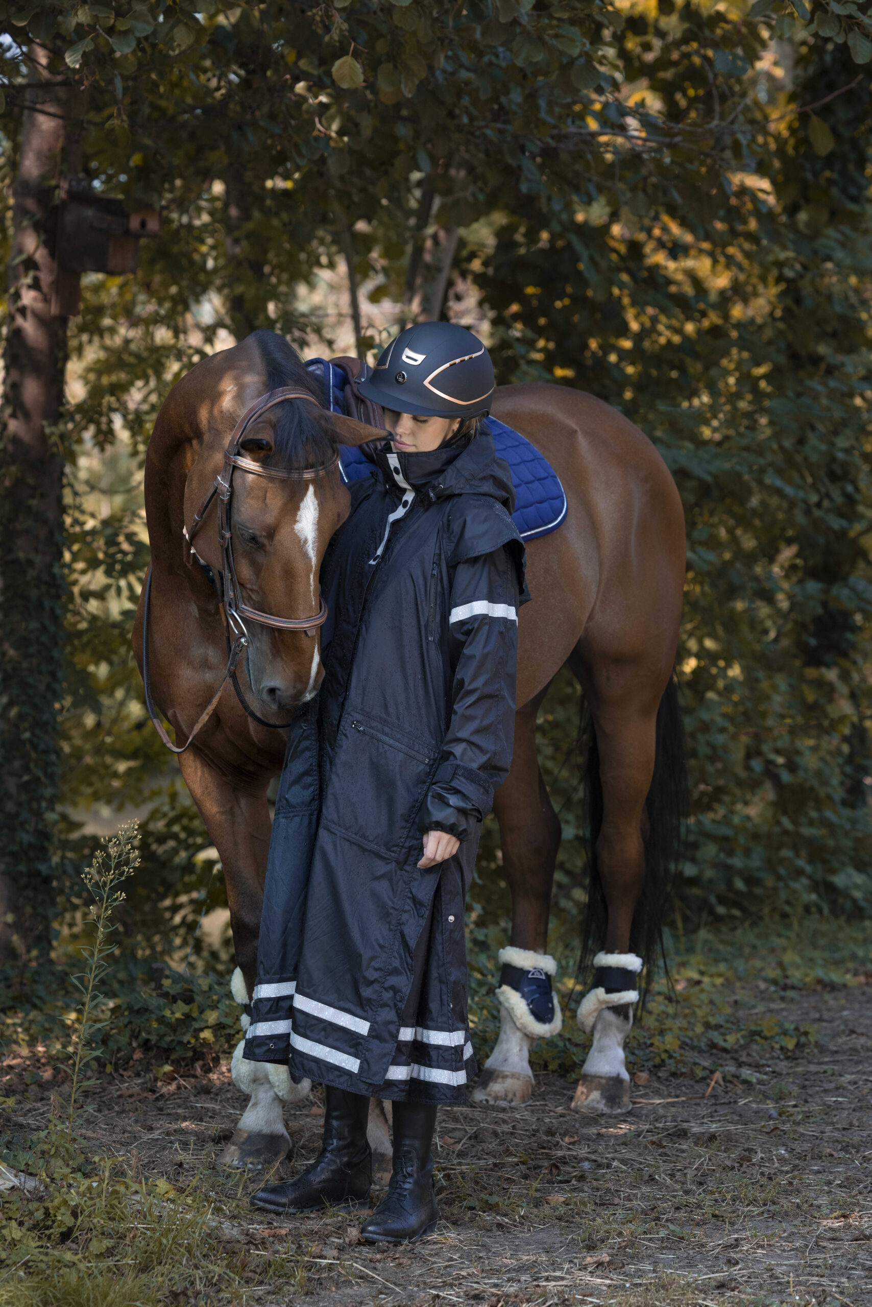 EQUITHEME Lang ridefrakke sort (XL)